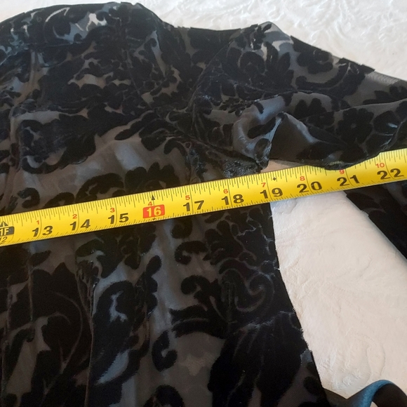 Soft Surroundings Velvet Lace Burnout Kimono with Fringed Hem and Tie Waist. - Picture 13 of 15